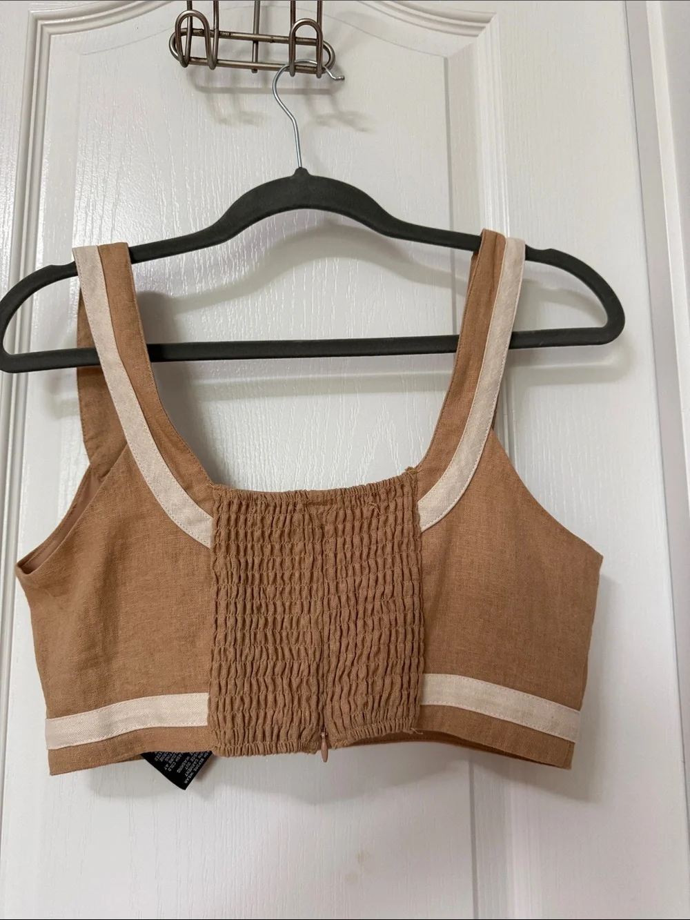 Wide-Leg Two-Piece Set in Light Beige with Contrast Trim - Picture 6 of 6